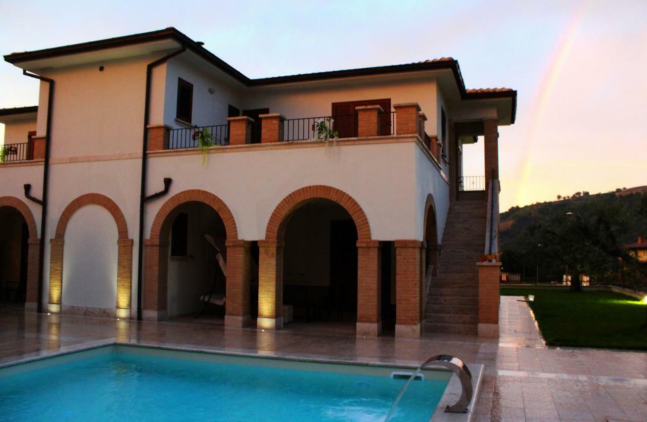 Residence Stella Del Gran Sasso Colledara エクステリア 写真