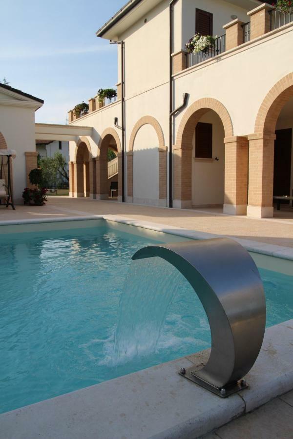 Residence Stella Del Gran Sasso Colledara エクステリア 写真