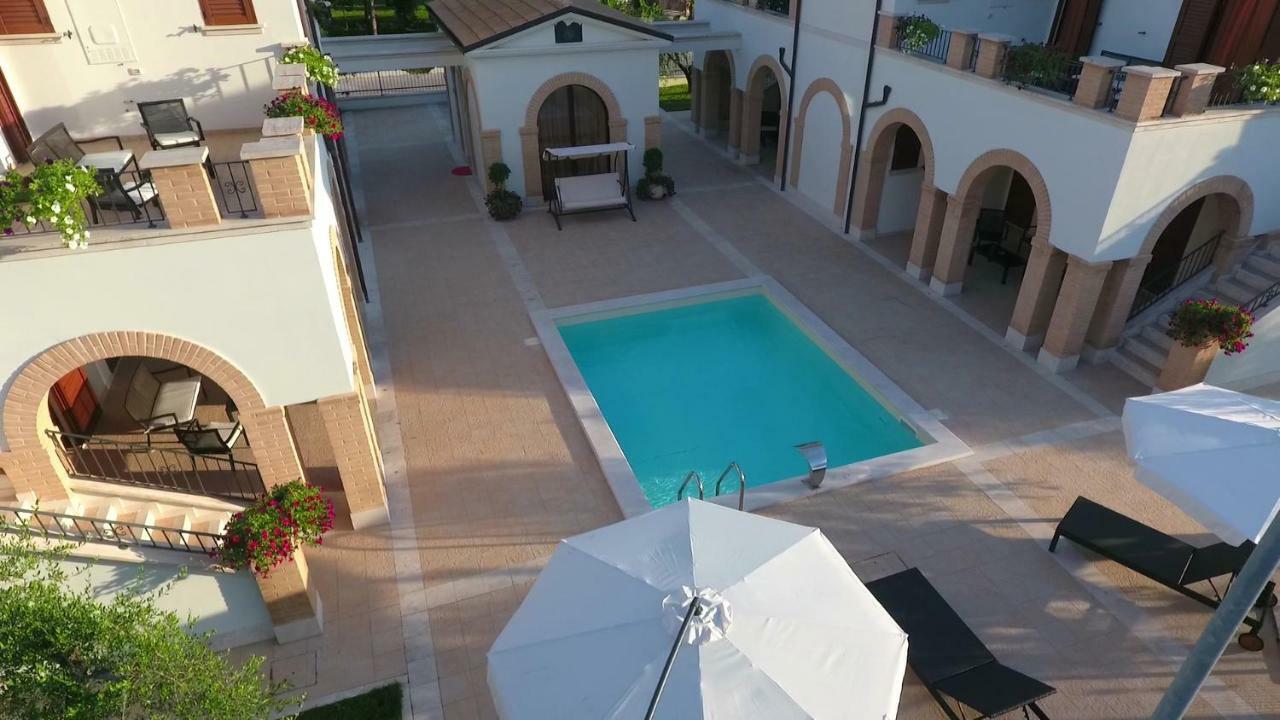 Residence Stella Del Gran Sasso Colledara エクステリア 写真