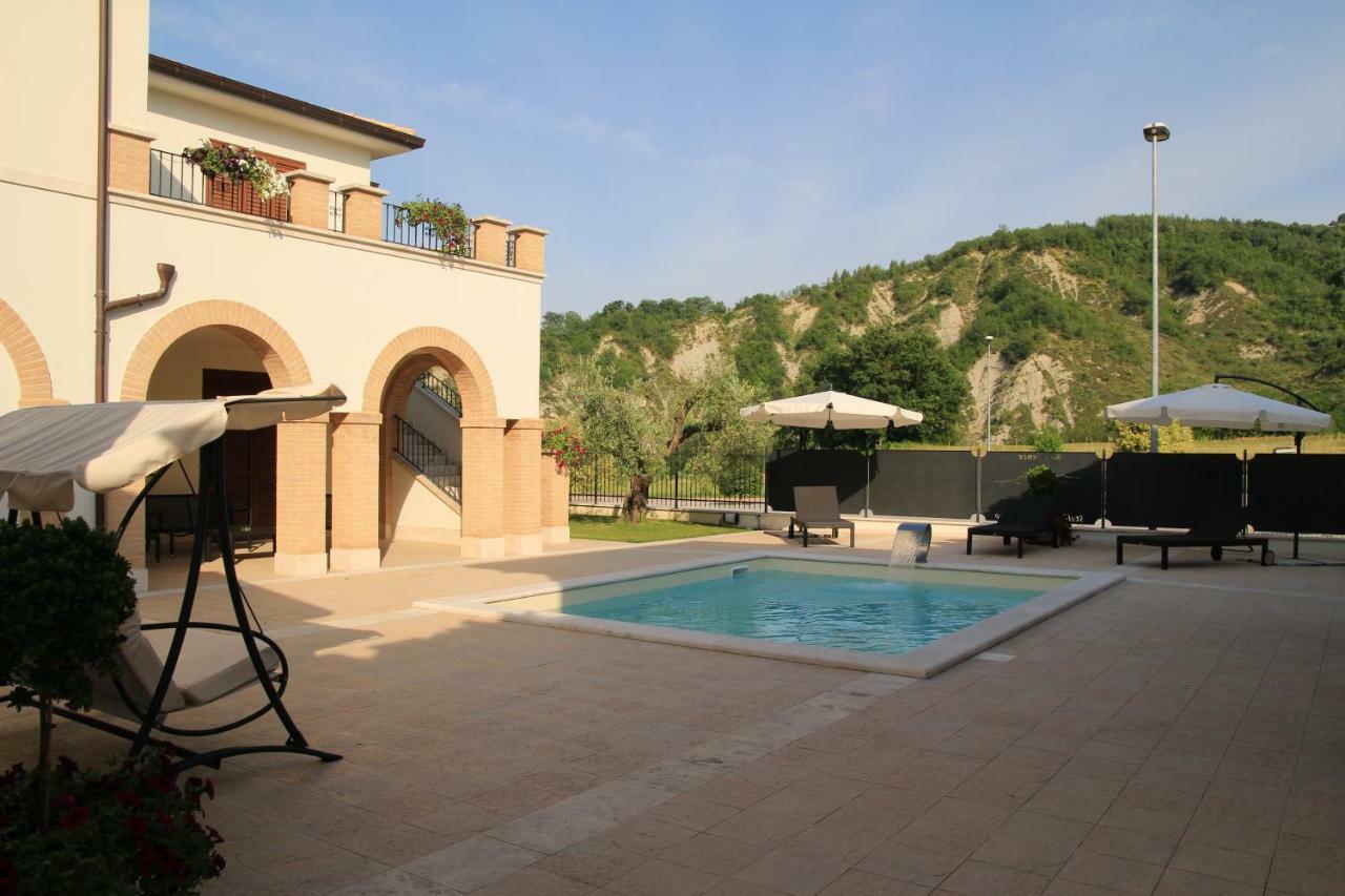 Residence Stella Del Gran Sasso Colledara エクステリア 写真