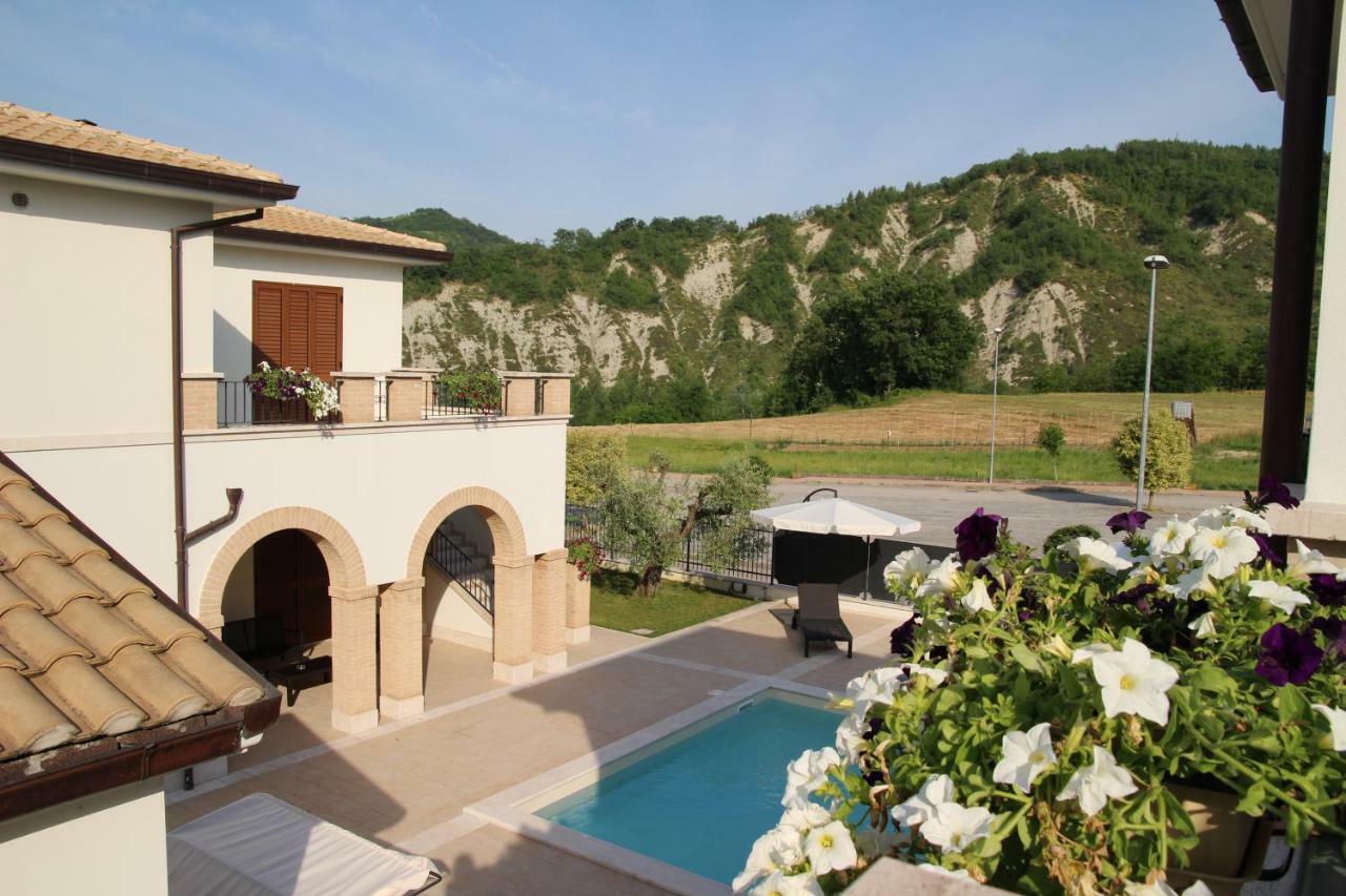 Residence Stella Del Gran Sasso Colledara エクステリア 写真
