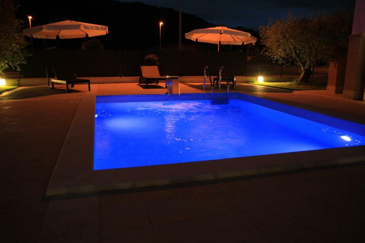 Residence Stella Del Gran Sasso Colledara エクステリア 写真