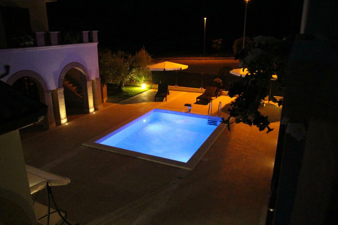 Residence Stella Del Gran Sasso Colledara エクステリア 写真